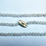 Kette aus Mondstein mit Teilen aus 925 Sterlingsilber