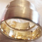 Eheringe aus 585 Gelbgold mit 585 Weißgold und Brillant